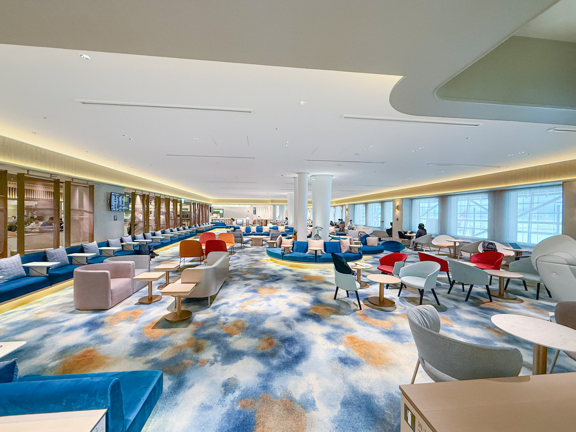 KIX Lounge Kansai North Sideの広々とした空間