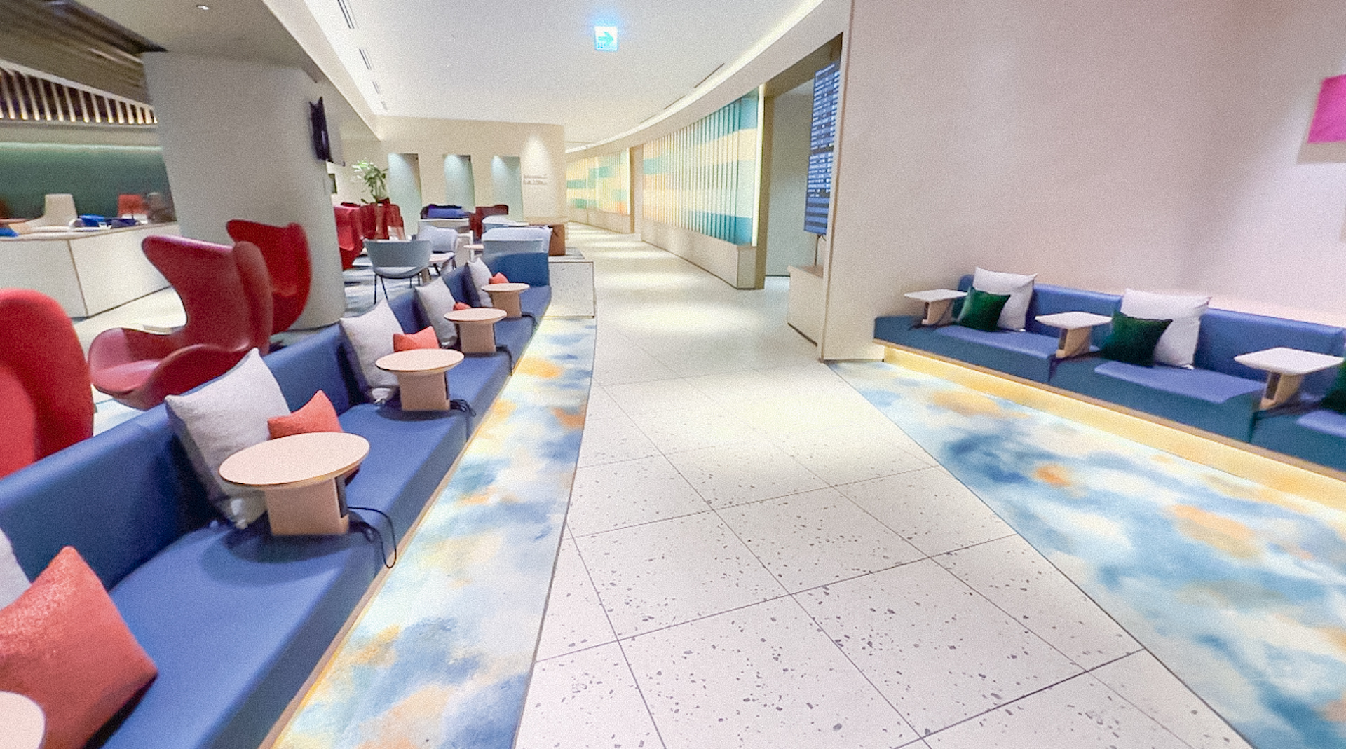 KIX Lounge Kansai North Sideのソファ席