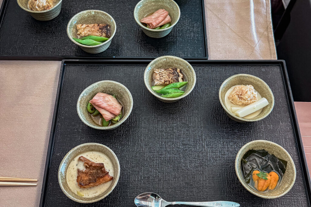 JAL A350-1000ファーストクラスで提供される和食のコース料理